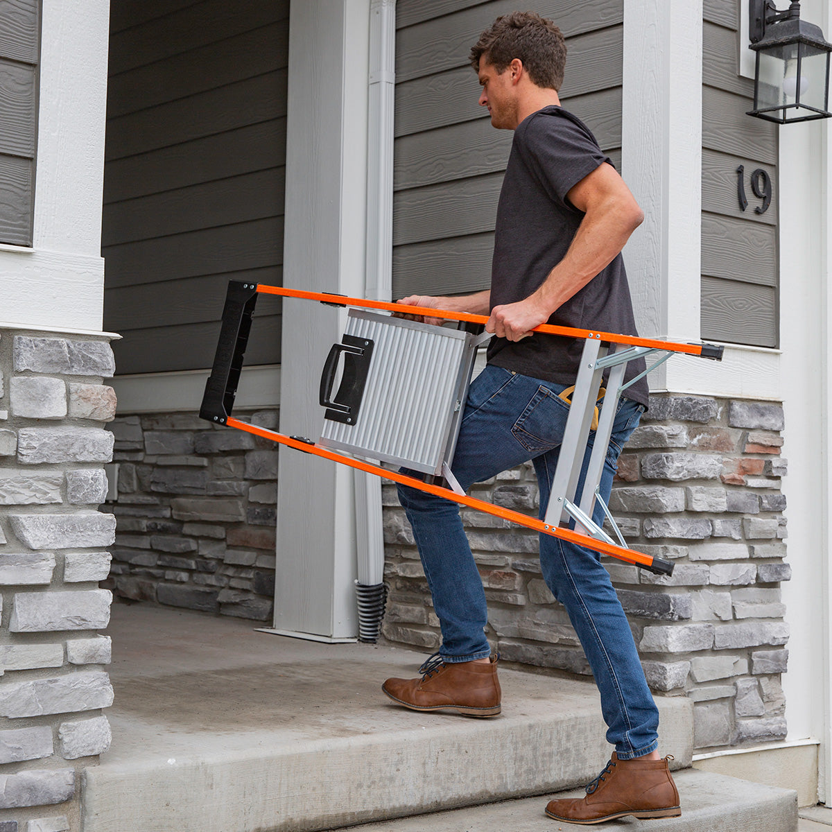 Escalera de Trabajo Fibra De Vidrio 4' (1.21 m) Tipo I Quick-n-lite Little Giant 15354
