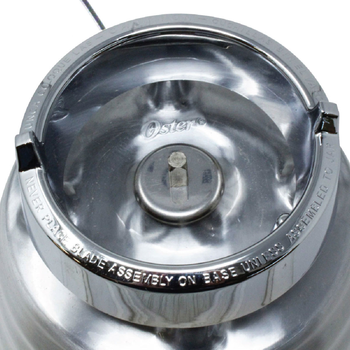 Licuadora 1 Velocidad + Pulso Vaso de Vidrio Clásica Cromo Oster BLST4127 (2114112).