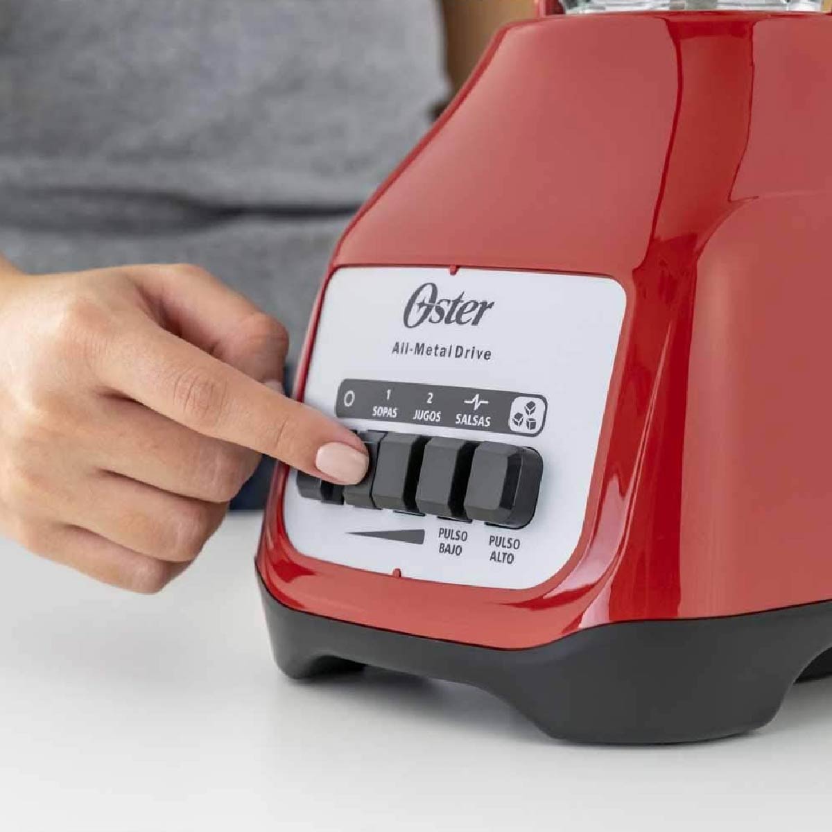 Licuadora 2 Velocidades + 2 Pulsos Vaso de Plastico Rojo Oster BLSTKAP-RPB-013 (2110248)