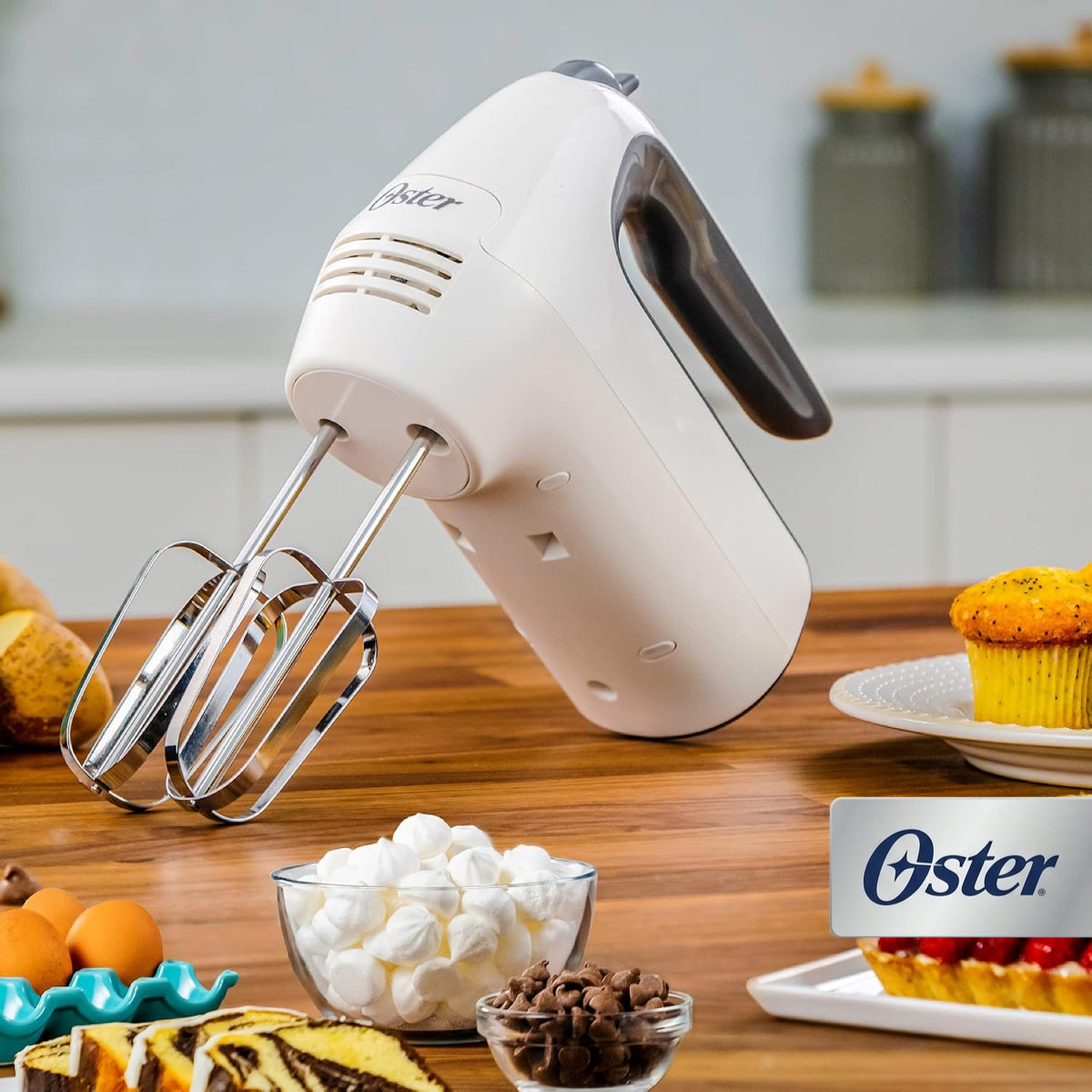 Batidora de mano 6 velocidades y Función Turbo Blanca Oster® FPSTHM3532 (2121773)