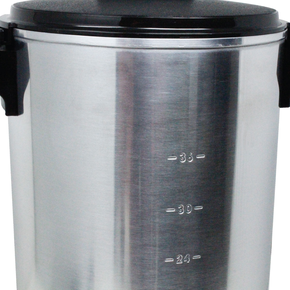 Cafetera Percoladora de 36 Tazas Comercial en Aluminio Pulido West Bend 43536 (Caja de 2 Piezas)