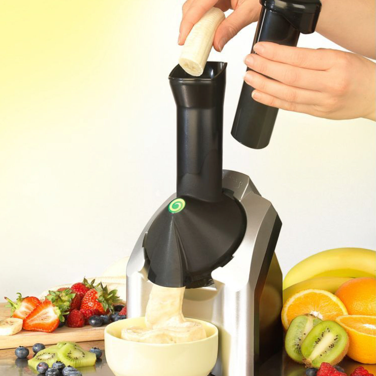 Procesador De Helados Naturales Con Fruta Congelada Yonanas Classic 902 (Caja de 2 Piezas)